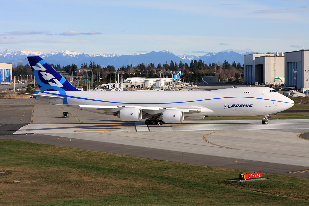 photos-boeing-747-8f-begins-taxi-tests-nycaviationnycaviation