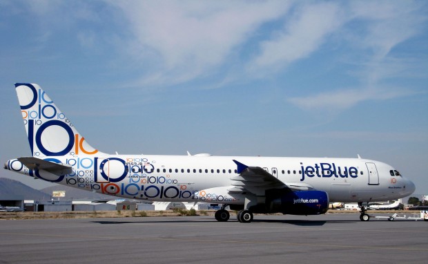 JetBlue's new 10th anniversary scheme on A320 N569JB.